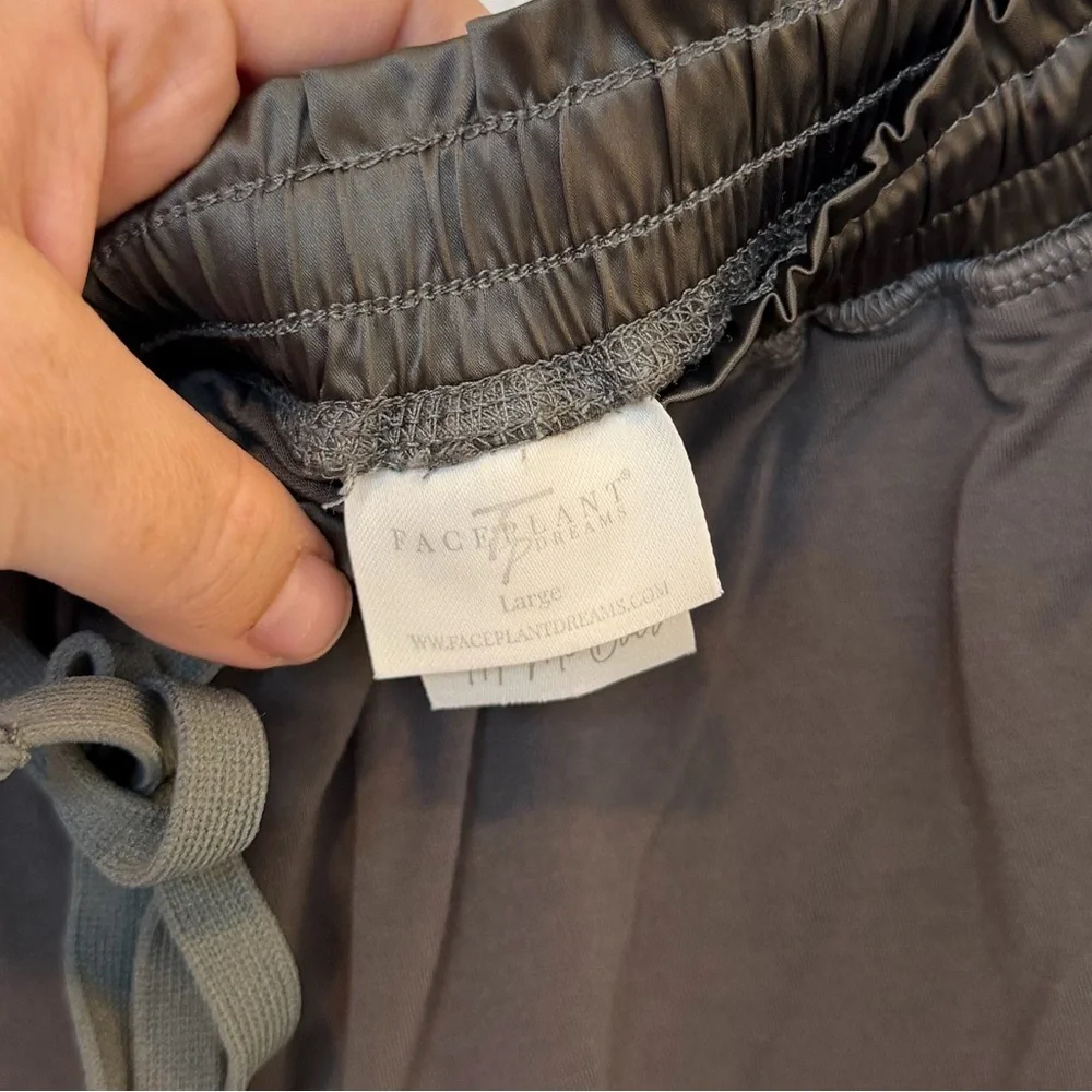 Faceplant Dreams Short Shorts in Earl Gray size Large - Picture 4 of 6